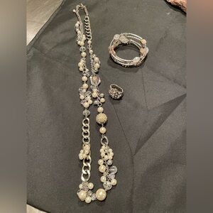 Mixed medium- Silver and Pearl Jewelry Set